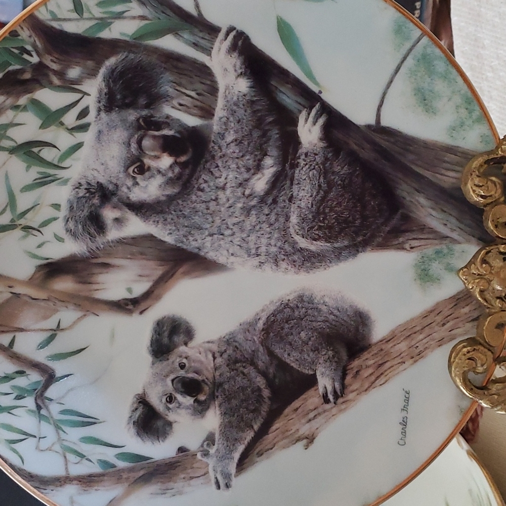 VINTAGE CHARLES FRACE NATURE'S PLAYMATES KOALA COLLECTABLE PLATE #3433 A